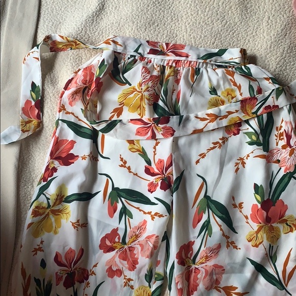 FLORAL PANTS 🤍 - Picture 4 of 6